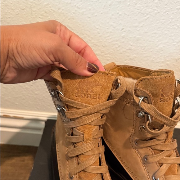 “””””Brand-new””””” Sorel Caribou Storm WP Boots - Tan and Black - Picture 3 of 7